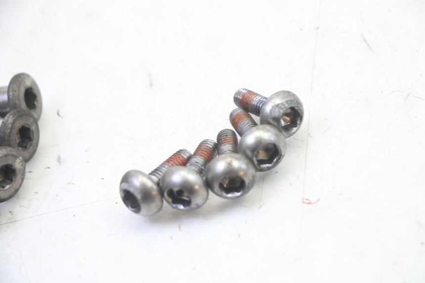 photo de BREMSSCHEIBENSCHRAUBE HONDA NTV DEAUVILLE 650 (2001 - 2006)