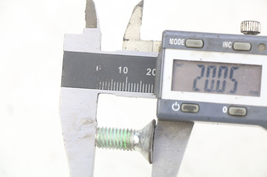 photo de BREMSSCHEIBENBEFESTIGUNGSSCHRAUBE PEUGEOT TKR TREKKER FURIOUS 50 (2005 - 2014)