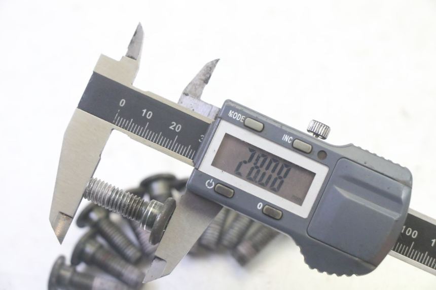 photo de BREMSSCHEIBENSCHRAUBE PEUGEOT TWEET PRO EFI 4T 50 (2021 - 2022)