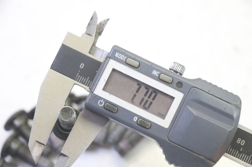 photo de BREMSSCHEIBENSCHRAUBE PEUGEOT TWEET PRO EFI 4T 50 (2021 - 2022)