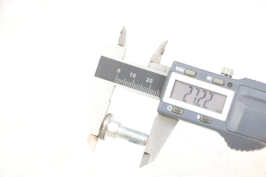 photo de BREMSSCHEIBENBEFESTIGUNGSSCHRAUBE DAELIM VJ ROADWIN FI 125 (2008 - 2017) - Zoom auf Gebrauchszustand