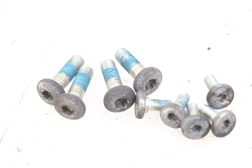 photo de BREMSSCHEIBENBEFESTIGUNGSSCHRAUBE YAMAHA XMAX X-MAX 125 (2006 - 2009)