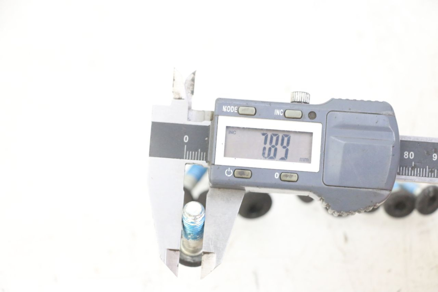 photo de BREMSSCHEIBENBEFESTIGUNGSSCHRAUBE YAMAHA X-MAX XMAX 125 (2010 - 2014)