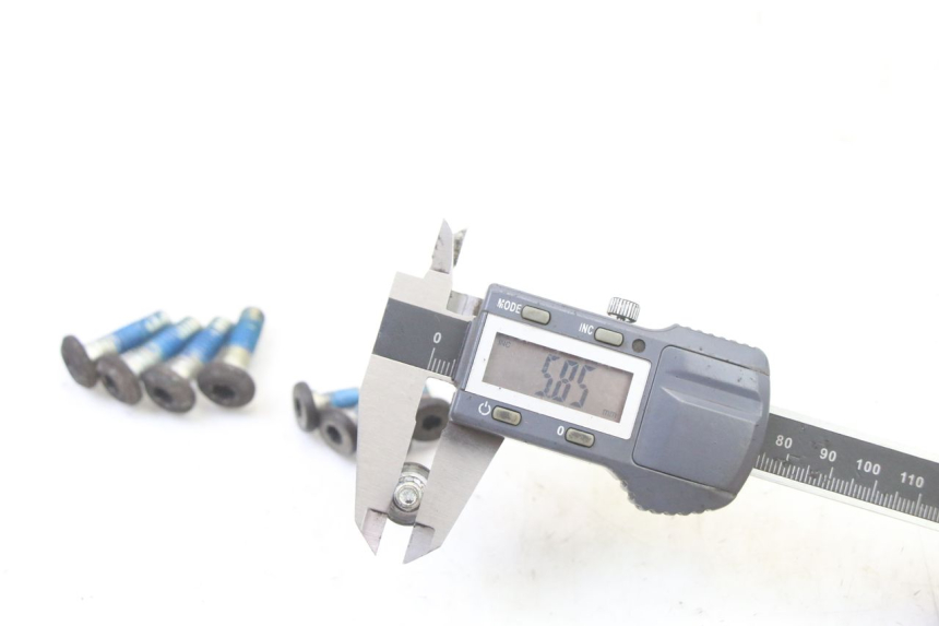 photo de BREMSSCHEIBENBEFESTIGUNGSSCHRAUBE YAMAHA XMAX X-MAX 125 (2006 - 2009)