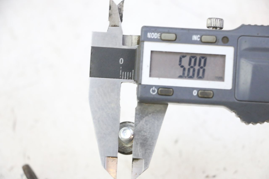 photo de BREMSSCHEIBENBEFESTIGUNGSSCHRAUBE YAMAHA X-MAX XMAX 250 (2006 - 2009)