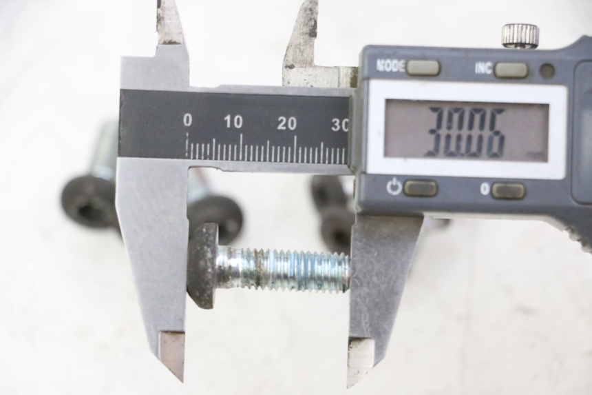 photo de BREMSSCHEIBENBEFESTIGUNGSSCHRAUBE YAMAHA X-MAX XMAX 250 (2006 - 2009)