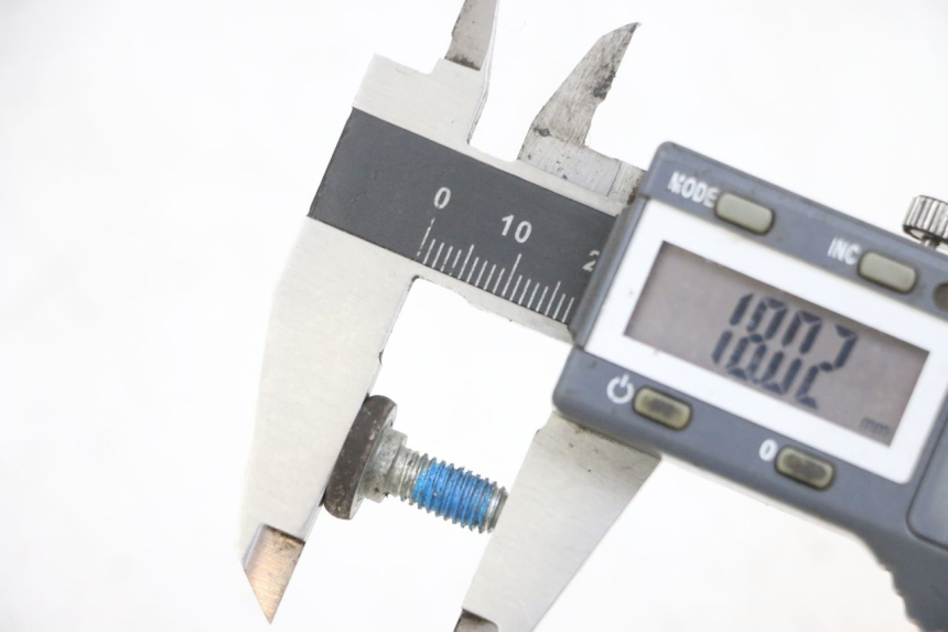 photo de BREMSSCHEIBENBEFESTIGUNGSSCHRAUBE YAMAHA XMAX X-MAX 125 (2006 - 2009) - Alternative Perspektive