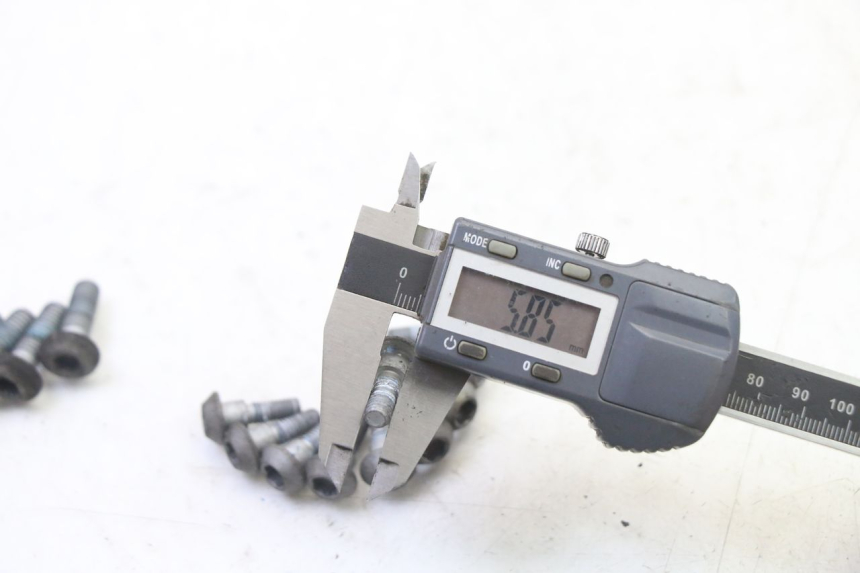 photo de BREMSSCHEIBENSCHRAUBE YAMAHA XJ6 ABS 600 (2008 - 2016)