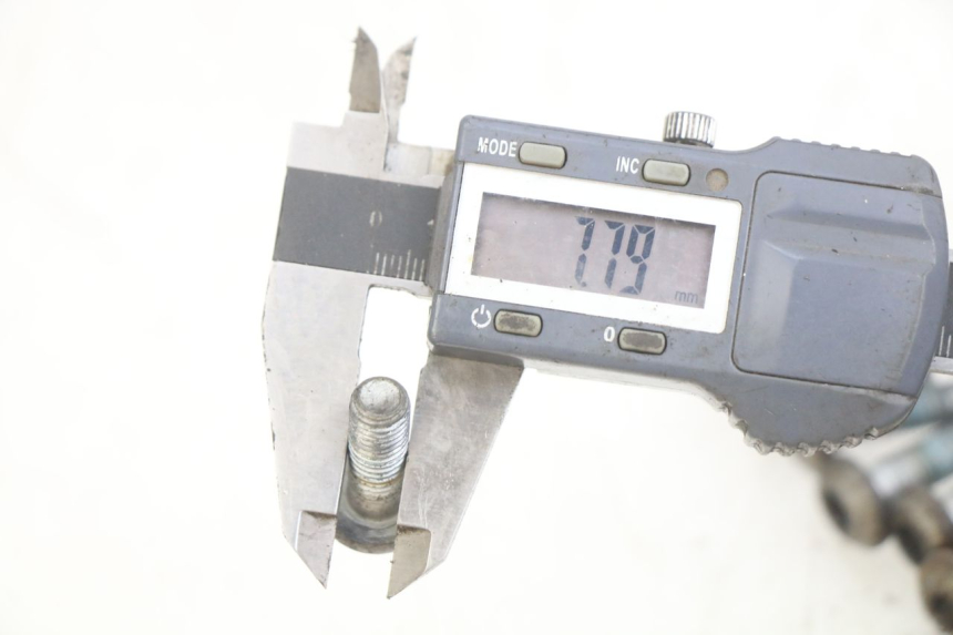 photo de BREMSSCHEIBENBEFESTIGUNGSSCHRAUBE YAMAHA YZF R THUNDERCAT 600 (1996 - 2003)